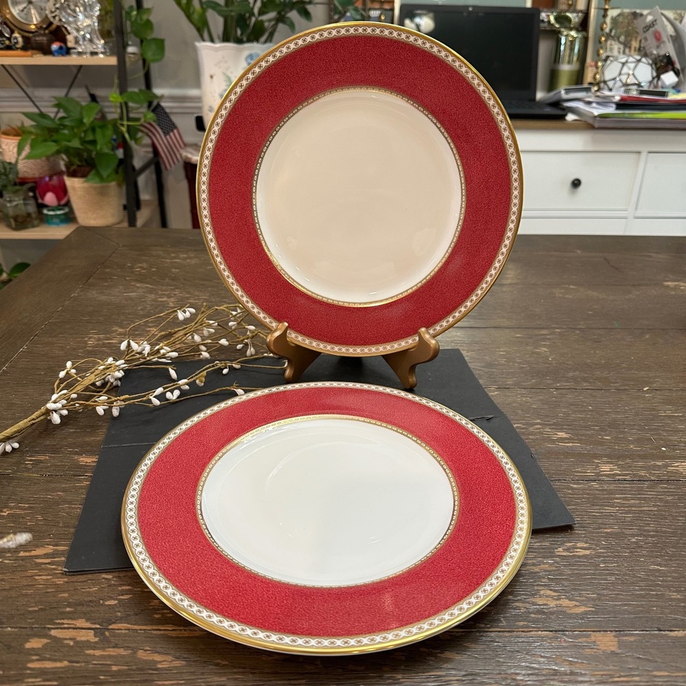 Wedgwood Ulander Powder Ruby Bone China Dinner Plates Gold Trims 2 Pc